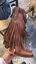 Cargar imagen en el visor de la galería, D7000 - Bota puntal de barbas venado brandy