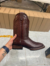 Cargar imagen en el visor de la galería, ELH1013 - Bota bulldog capuchino café