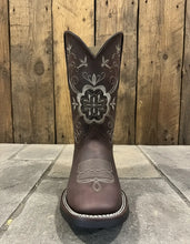 Cargar imagen en el visor de la galería, ELD1014 - Bota bulldog mariposa brandy hule cierre
