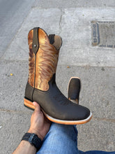 Cargar imagen en el visor de la galería, ELH1003 - Bota bulldog de cuero canela/crazy choco