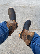 Cargar imagen en el visor de la galería, ELH1003 - Bota bulldog de cuero canela/crazy choco