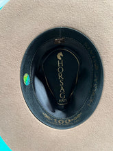 Cargar imagen en el visor de la galería, STRIANG4004 - Texana triángulo banano toquilla pelo de res piedra azul