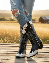 Load image into Gallery viewer, D1081 - Bota puntal snake print negro