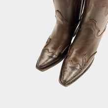 Load image into Gallery viewer, D1082 - Bota puntal snake print café