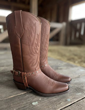 Cargar imagen en el visor de la galería, D1090 - Bota rodeo con cinto crazy brandy