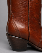 Cargar imagen en el visor de la galería, D2021 - Bota puntal sencilla merlín café
