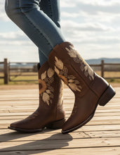 Cargar imagen en el visor de la galería, D2061 - Bota bulldog de girasoles brasil arena