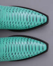 Cargar imagen en el visor de la galería, D2084 - Bota kiara snake print azul turquesa