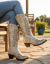 Cargar imagen en el visor de la galería, D3004 - Bota puntal láser desierto hueso