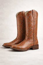Load image into Gallery viewer, D3022 - Bota bulldog grabado anaconda bronce/azul/naranja