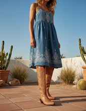 Cargar imagen en el visor de la galería, D3022 - Bota larga puntal grabado anaconda bronce/azul/naranja