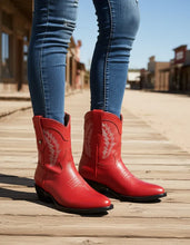 Cargar imagen en el visor de la galería, D3033 - Bota corta oval venado rojo