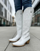 Cargar imagen en el visor de la galería, D3073 - Bota puntal alta amplia venado blanco