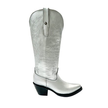 Cargar imagen en el visor de la galería, D4031 - Bota puntal kiara plata metálico