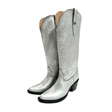 Cargar imagen en el visor de la galería, D4031 - Bota puntal kiara plata metálico