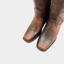 Cargar imagen en el visor de la galería, D5011 - Bota rodeo alta brasil arena
