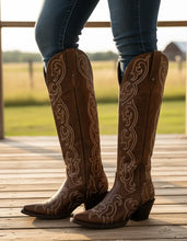 Cargar imagen en el visor de la galería, D5071 - Bota alta catarina brasil arena