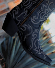 Cargar imagen en el visor de la galería, D5073 - Bota alta catarina brasil negro