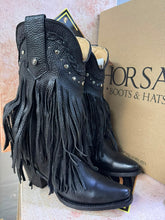 Cargar imagen en el visor de la galería, D7003 - Bota puntal de barbas crazy negro
