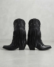 Cargar imagen en el visor de la galería, D7003 - Bota puntal de barbas crazy negro
