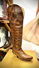 Cargar imagen en el visor de la galería, D9005 - Bota puntal canela brasil arena