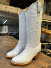 Cargar imagen en el visor de la galería, ELD1015 - Bota oval rossina venado blanco