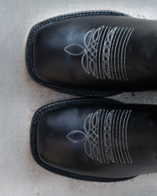Cargar imagen en el visor de la galería, ELH1008 - Bota bulldog de cuero merlín negro