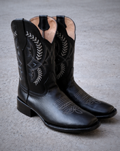 Cargar imagen en el visor de la galería, ELH1008 - Bota bulldog de cuero merlín negro