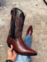 Cargar imagen en el visor de la galería, ELH1010 - Bota chihuahua clon lizard vino