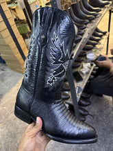 Cargar imagen en el visor de la galería, ELH1011 - Bota oval clon lizard negro