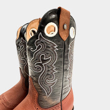 Cargar imagen en el visor de la galería, H1022 - Bota rodeo antifaz de cuero floter brandy/negro