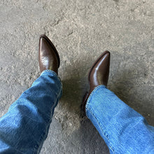 Cargar imagen en el visor de la galería, H1034 - Bota chihuahua cuero atanado café