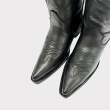 Cargar imagen en el visor de la galería, H1035 - Bota chihuahua cuero atanado negro