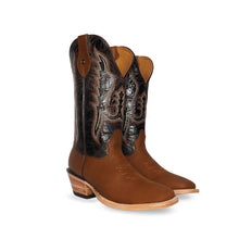 Cargar imagen en el visor de la galería, H2023 - Bota bulldog tacón cubano crazy oro/desierto choco