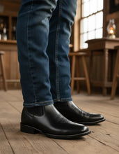 Cargar imagen en el visor de la galería, H2062 - Botín bulldog con ringle atanado negro