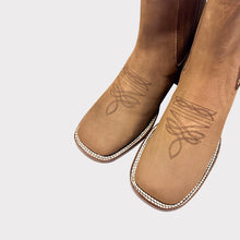 Cargar imagen en el visor de la galería, H2063 - Botín bulldog con ringle nubuck moka