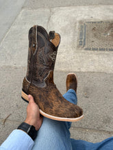 Cargar imagen en el visor de la galería, H2092 - Bota bulldog de pelo atigrado/barza café