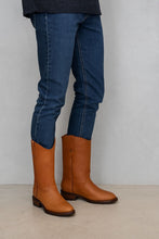 Cargar imagen en el visor de la galería, H3041 - Bota roper hule crazy oro