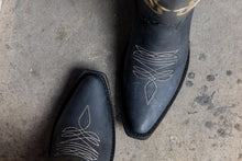Load image into Gallery viewer, D1054 - Bota puntal alta brasil negro