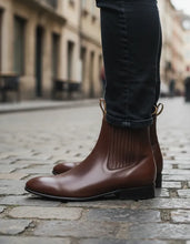 Cargar imagen en el visor de la galería, U1001 - Botín charro de cuero atanado café