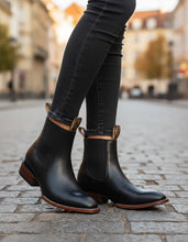 Cargar imagen en el visor de la galería, U3006 - Botín vaquero atanado negro