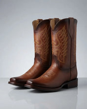 Cargar imagen en el visor de la galería, D2011 - Bota oval águila 22 glasee brandy