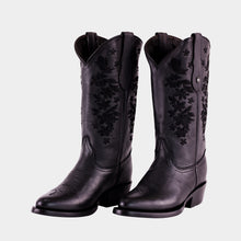 Cargar imagen en el visor de la galería, D1011 - Bota oval bordada venado negro