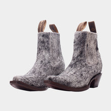 Load image into Gallery viewer, D1031 - Botín puntal de pelo pinto negro