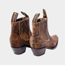 Cargar imagen en el visor de la galería, D1032 - Botín puntal de pelo atigrado