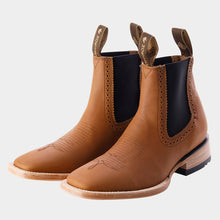 Load image into Gallery viewer, D1043 - Botín bulldog crazy miel