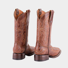 Cargar imagen en el visor de la galería, D2013 - Bota bulldog de cuero capuchino café