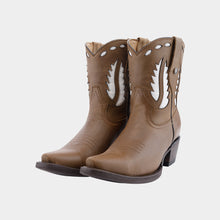 Cargar imagen en el visor de la galería, D2043 - Bota corta puntal láser crazy oro