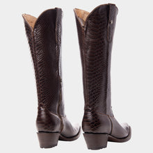 Cargar imagen en el visor de la galería, D2082 - Bota kiara snake print café