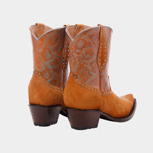 Load image into Gallery viewer, D3012 - Bota corta oval gamuza grabado anaconda bronce/azul/naranja